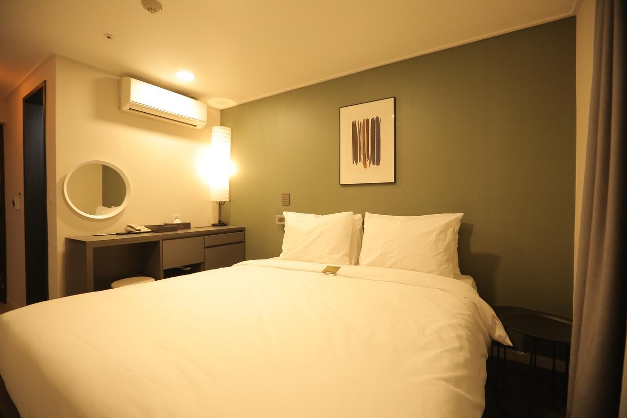 The Hotel Young Inn ソウル特別市 エクステリア 写真