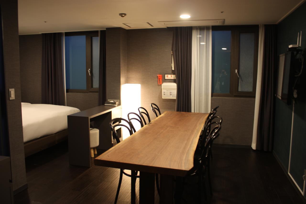 The Hotel Young Inn ソウル特別市 エクステリア 写真